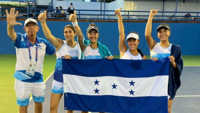 El equipo nacional de tenis femenino de Honduras saldrá este viernes por la medalla de bronce de los Juegos Deportivos Centroamericanos y del Caribe.