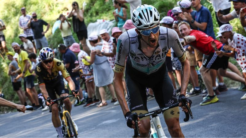 El Tour de Francia continúa lleno de emociones y con duelos cerrados en las primeras posiciones.