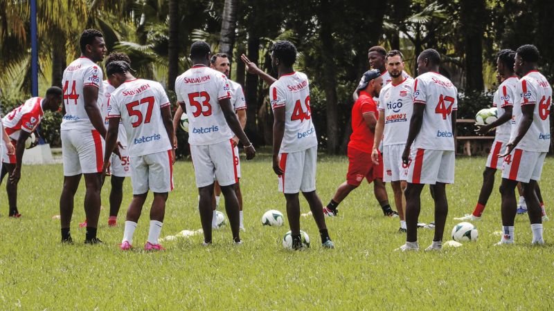 En el Vida salieron 18 jugadores, según confió el técnico Héctor Vargas. Los rojos debutan el sábado frente al nuevo inquilino de la Liga Nacional.