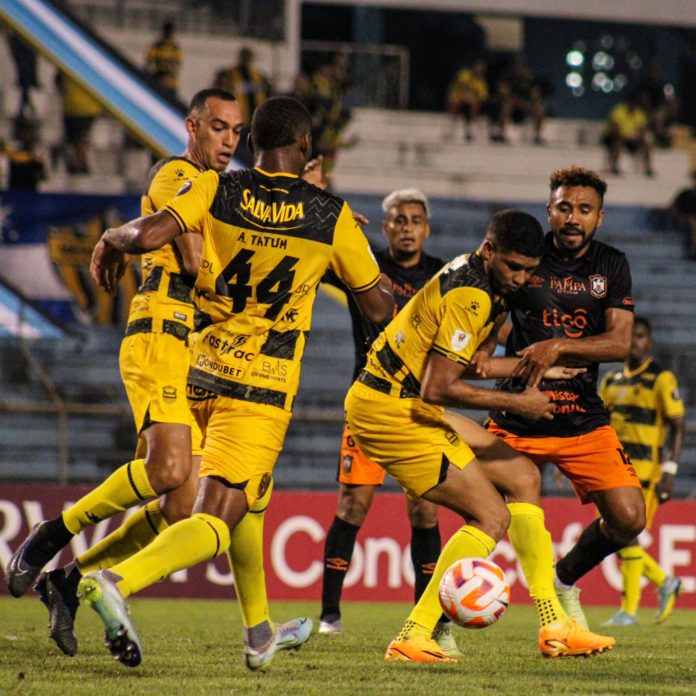 El Real España se despidió de la Copa Centroamericana de Concacaf con una victoria de 3-0 sobre el Águila de El Salvador.