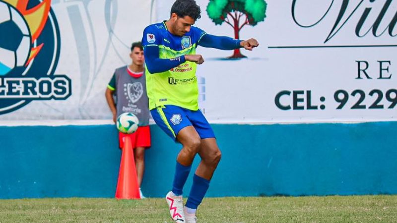 El delantero Ángel Tejeda anda encendido y espera amargarle la fiesta el jueves a Motagua en el estadio Nacional "Chelato Uclés".