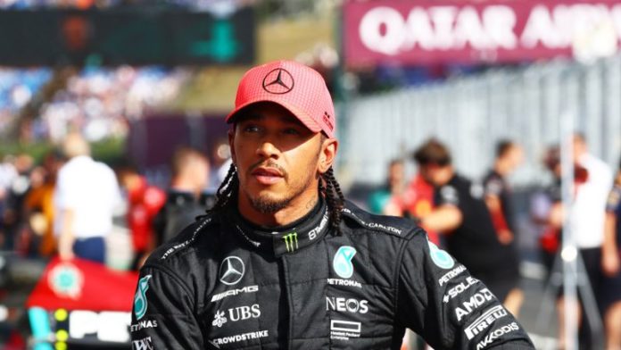 El británico Lewis Hamilton, renovó dos años su contrato con la escudería Mercedes.