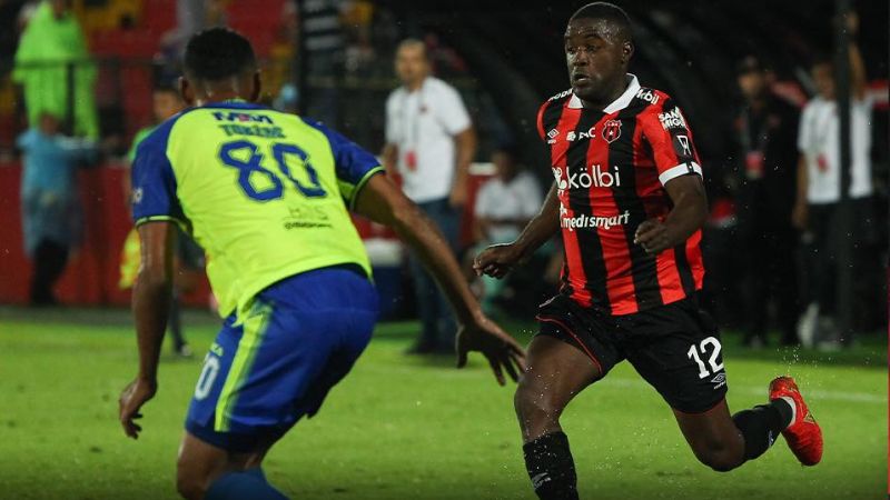 En la segunda parte del juego, Joel Campbell complicó a los defensores olanchanos.