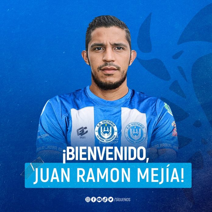 El Victoria presentó al delantero Juan Ramón Mejía como su refuerzo en ataque para el torneo Apertura.