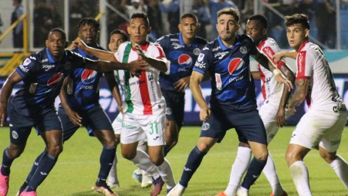 Los jugadores del Marathón no dan crédito a lo que les sucedió el domingo contra Motagua en la capital.