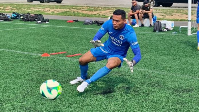 En el Real España descartan cualquier interés en el portero de Motagua, Marlon Licona.