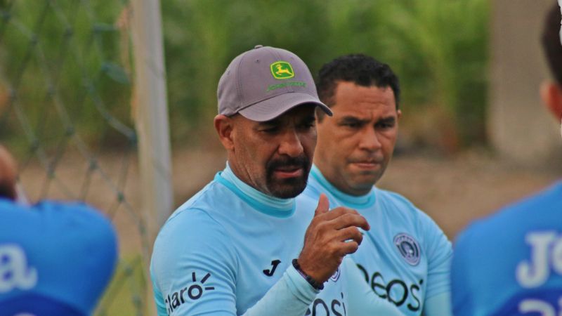 El técnico de Motagua, Ninrod Medina, anuncia a un equipo agresivo en su visita a la Liga Deportiva Alajuelense.