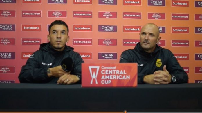 Óscar Rai Villa y Julio "Palomo" Rodríguez atendieron a la prensa de Guatemala previo al partido de este miércoles contra Comunicaciones.