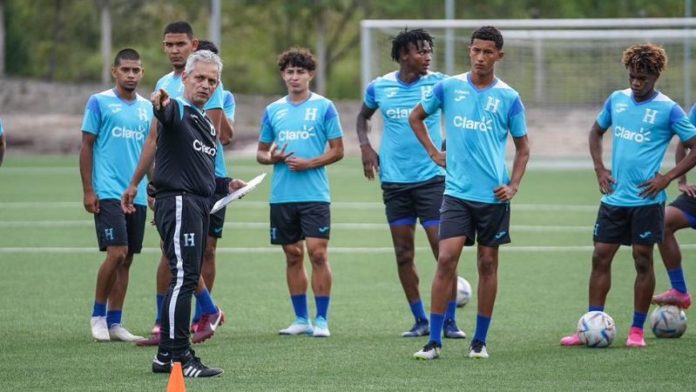 El seleccionador nacional, Reinaldo Rueda, convocó a 26 jugadores para los partidos del mes de septiembre contra Guatemala, Jamaica y Granada.