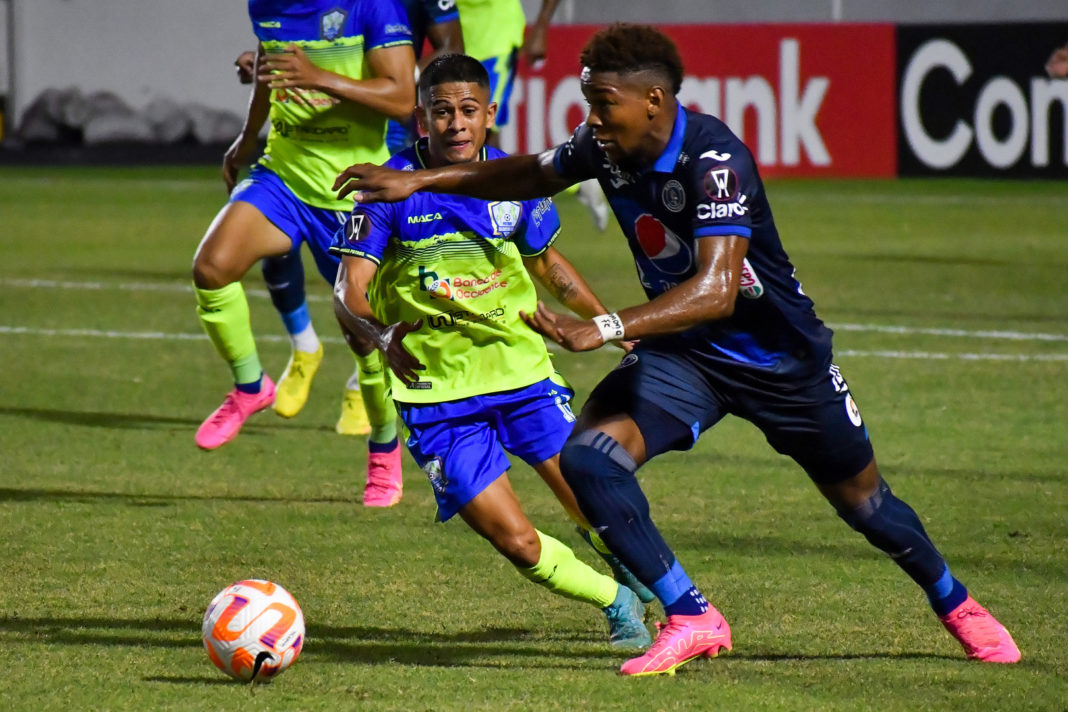 Yeison Mejía se distinguió como el héroe de Motagua al anotar el gol del triunfo 1-0 sobre Potros de Olancho FC.