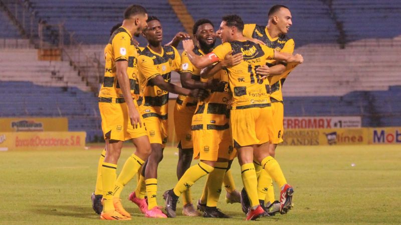 La última vez que Real España celebró en un clásico, fue el que le ganó a Motagua en la capital con dos goles del paraguayo Pedro Báez.