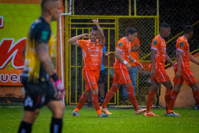 El Puntarenas de Diego Vázquez sumó su segundo triunfo en el torneo de liga, al vencer 1-0 al San Carlos.