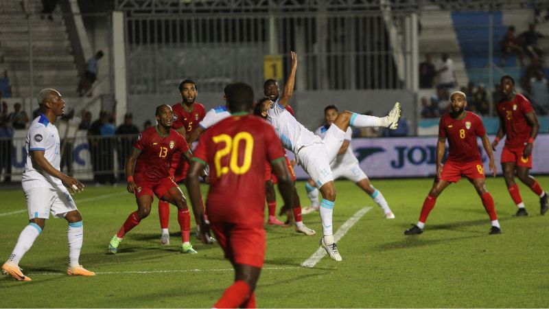 El gol de chilena de Edwin Rodríguez contra Granada es difícil de igualar en las dos primeras fechas de la Nations League.