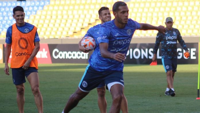 La Liga Deportiva Alajuelense de Costa Rica descartó la contratación del delantero hondureño, Eddie Hernández.