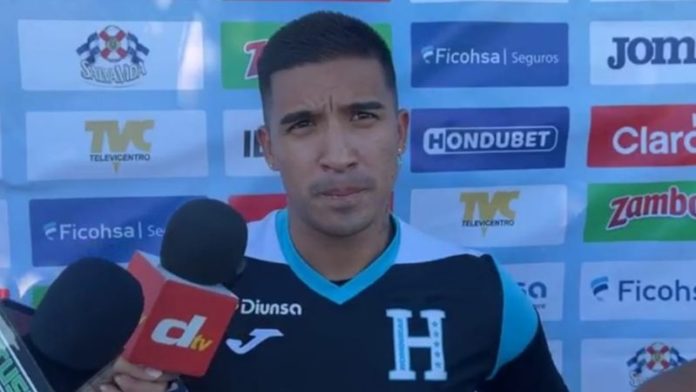 Michaell Chirinos confió que fue Alex López quien le golpeó la boca durante el clásico costarricense entre Saprissa y Liga Deportiva Alajuelense.