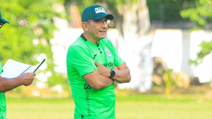 El técnico del Marathón, Salomón Nazar, confía que los puntos que perdieron en casa contra Olimpia, los podrán recuperar este jueves de visita contra Lobos UPNFM.