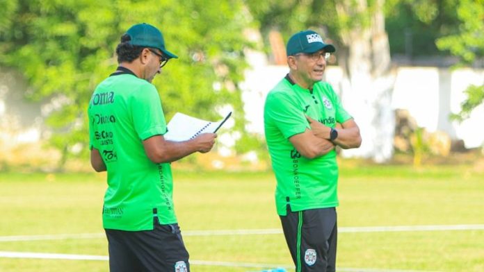 El doctor Salomón Nazar estaría en la "cuerda floja" en el Marathón. El Génesis Comayagua lo podría despedir.