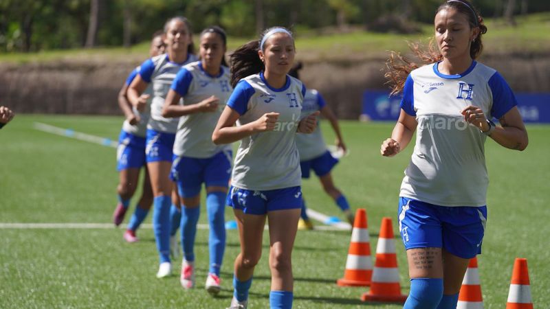La Selección Nacional de Fútbol Femenino de Honduras se prepara para el partido del lunes contra su similar de Nicaragua.