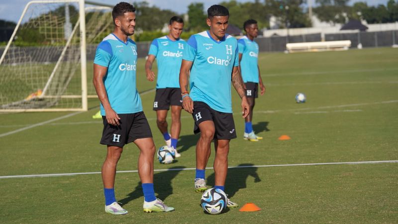 Denil Maldonado trabaja junto a Marcelo Santos y Andy Najar.