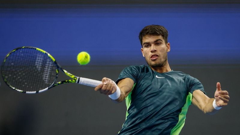 El español Carlos Alcaraz aceptó su derrota frente a Jannik Sinner en el Torneo de Pekín.