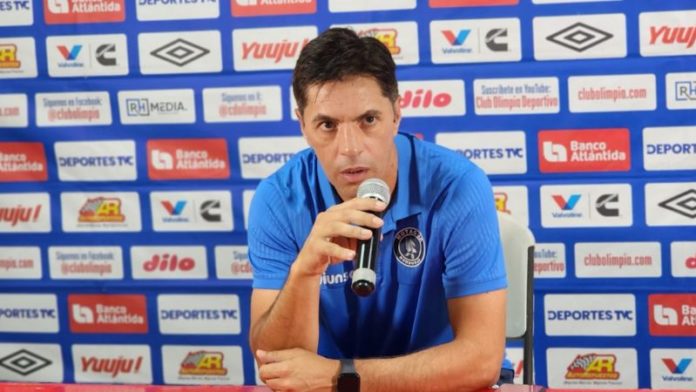 El técnico de Motagua, César Vigevani, acepta la superioridad de Olimpia en el clásico capitalino.