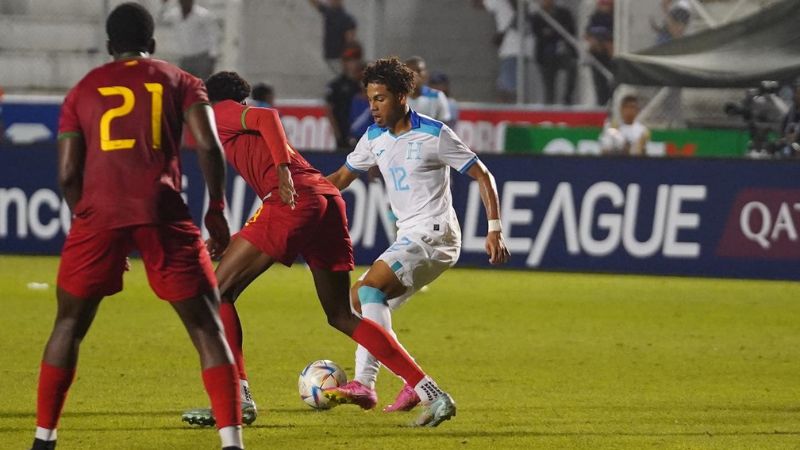 David Ruiz debutó con la Selección Nacional absoluta en el partido contra Granada por la Nations League.