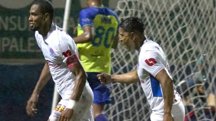 El delantero Jerry Bengtson mostró ser letal y con su gol le permitió a Olimpia sumar un triunfo más en el torneo de Apertura.