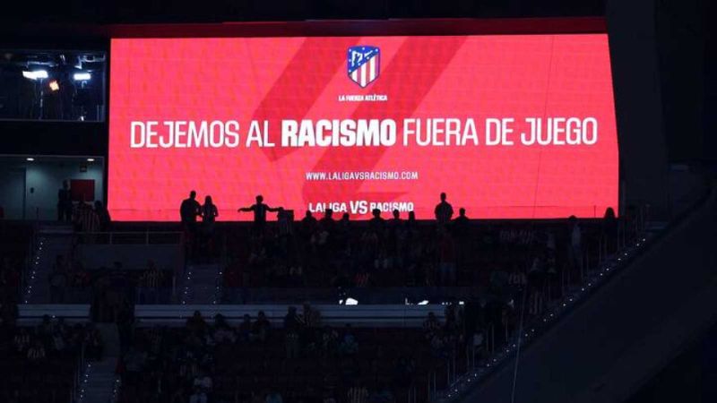 El Atlético de Madrid lucha contra el racismo, pero un sector de sus seguidores se comporta diferente.