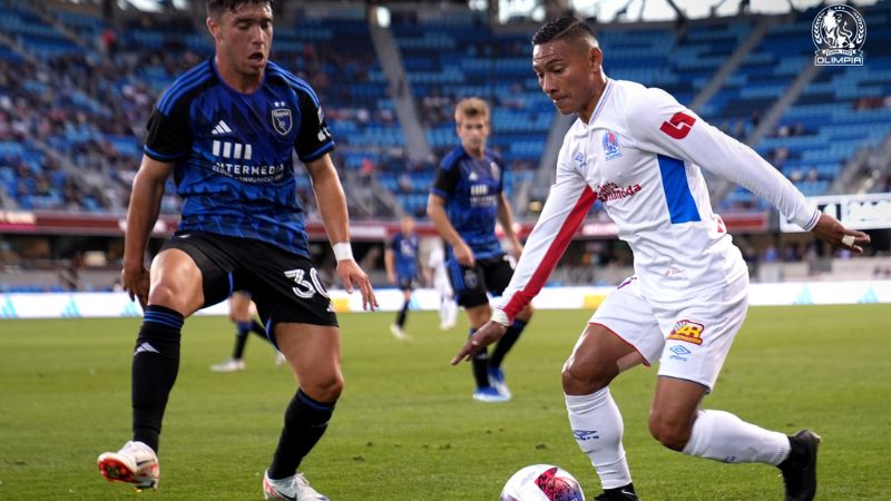 El defensa Carlos "Mago" Sánchez estuvo a la altura de las circunstancias en el encuentro contra el San José Earthquakes.