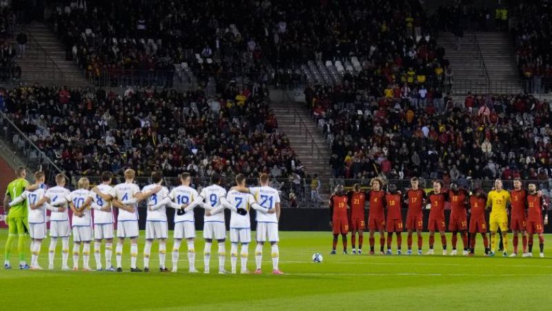 En todos los partidos clasificatorios a la Eurocopa realizaron un minuto de silencio.