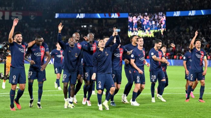 Cuatro jugadores del PSG obligados a disculparse por cánticos injuriosos en el PSG-Olympique de Marsella.