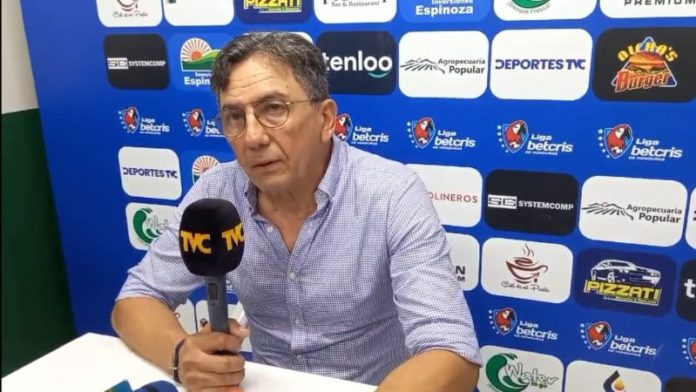 El técnico Salomón Nazar está contento de tener a Marathón en el segundo lugar del torneo de Apertura.