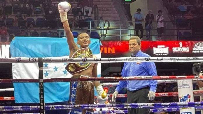 El boxeador hondureño Gerardo "Chocolate" Sánchez compartirá con sus seguidores el título Latinoamericano minimosca de la OMB.