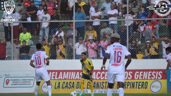 Olimpia venció 2-0 al Génesis Comayagua, manteniendo su invicto en el torneo Apertura.