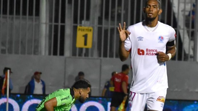 Con tres goles de Jerry Bengtson, Olimpia humilló 5-1 a Marathón en el estadio Nacional "Chelato Uclés".