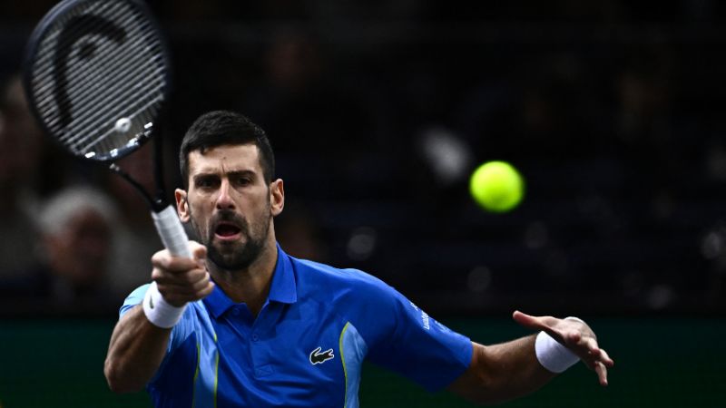 Novak Djokovic ha superado varias molestias para ser finalista en el Masters 1000 París-Bercy.