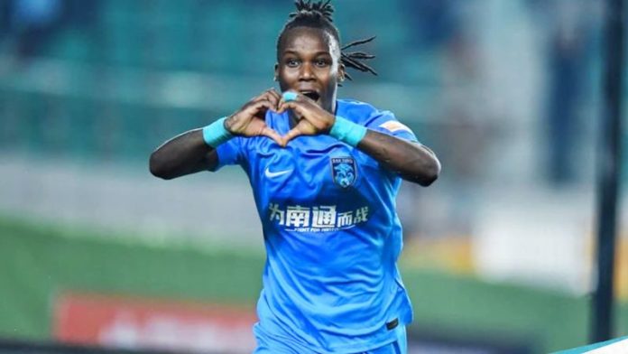 Rubilio Castillo y el equipo Nantong Zhiyun salvaron la categoría en el fútbol de China.