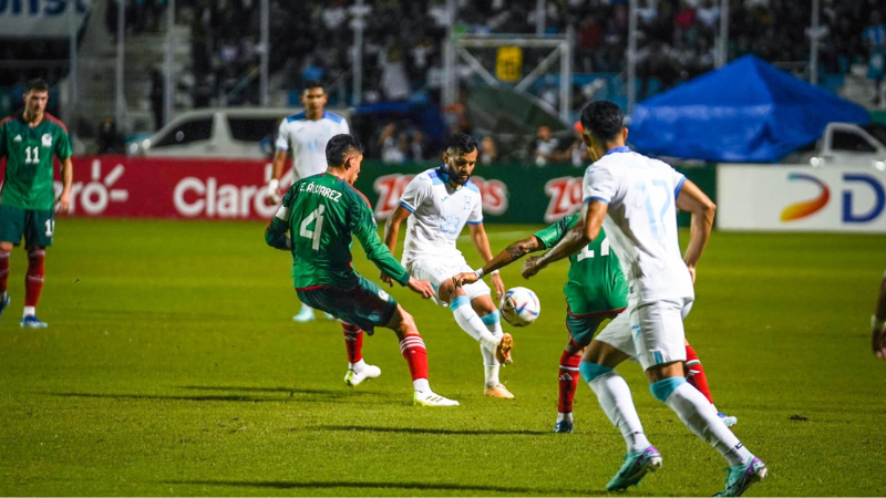 En los últimos entrenamientos de la H se evidencia un solo cambio para el segundo y decisivo partido contra México en el estadio Azteca.