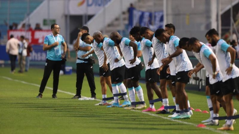 La Selección Nacional comenzó este jueves la preparación para los partidos contra México.