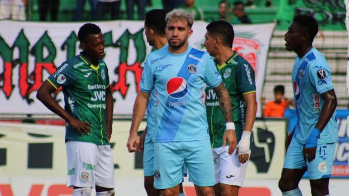 El delantero de Motagua, Agustín Auzmendi, dejó claro que le interesa más el título que tal vez romper un récord de goleo.