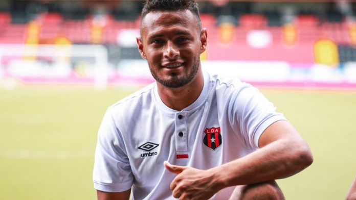 La Liga Deportiva Alajuelense y Alex López llegaron a un acuerdo para rescindir el contrato.