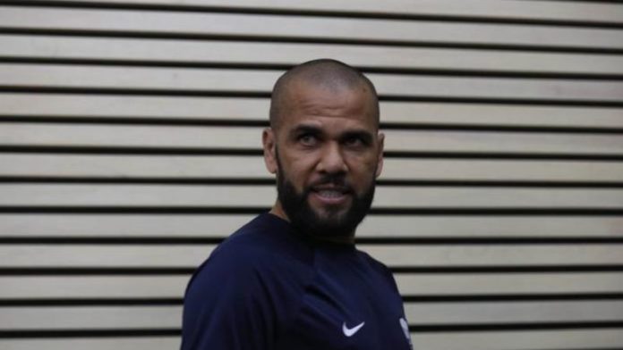 Del 5 al 7 de febrero del próximo año será juzgado el ex Barcelona, Dani Alves, por el supuesto delito de violación.