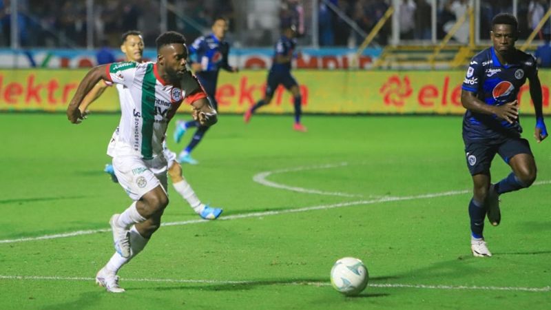 Marathón cayó 1-2 ante Motagua en el partido de ida celebrado en el estadio Nacional "Chelato Uclés". 