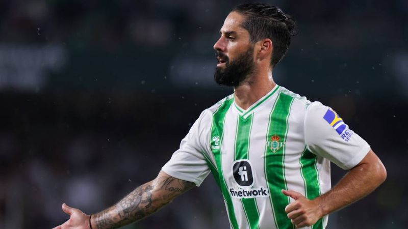 En su participación con el Betis, Isco ha disputado 22 partidos , anotando 3 goles y repartiendo 4 asistencias. 