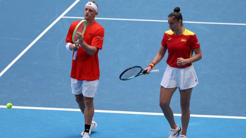 España logró sacar la victoria en el partido de dobles mixto en la United Cup. 