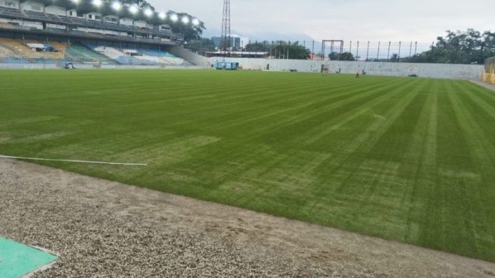 La cancha del estadio Morazán de San Pedro Sula ya está lista para recibir la grama natural.