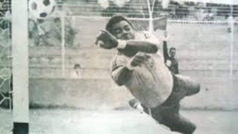 Adolfo "Gorcha" Collins tuvo memorables partidos defendiendo la camisa del Vida y de la Selección Nacional.