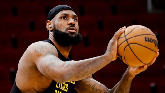 El basquetbolista de Los Angeles Lakers, LeBron James, está contento con la realización de la Copa de la NBA.