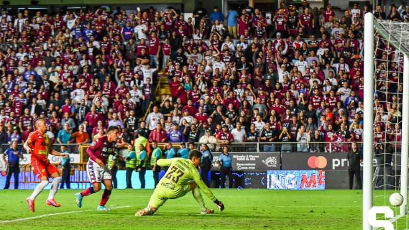 Con este gol, Michaell Chirinos le dio el triunfo al Saprissa sobre el Herediano en la final del torneo de Apertura del fútbol tico.