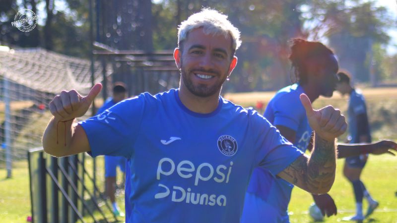 Agustín Auzmendi dice que en este momento solo cambiaría el fútbol hondureño con una oferta que viniera de la Primera División de Argentina.